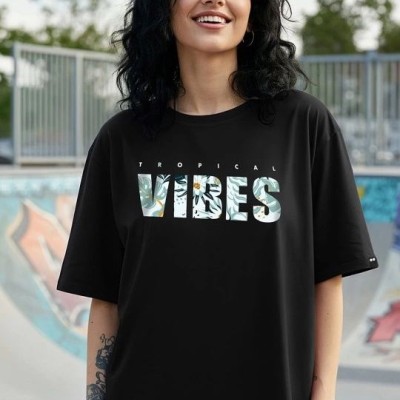 Kadın Kısa Kol Yazlık Tişört Bisiklet Yaka VIBES Baskılı T-Shirt - Siyah Kadın Kısa Kol Yazlık Tişört Bisiklet Yaka VIBES Baskılı T-Shirt - Siyah