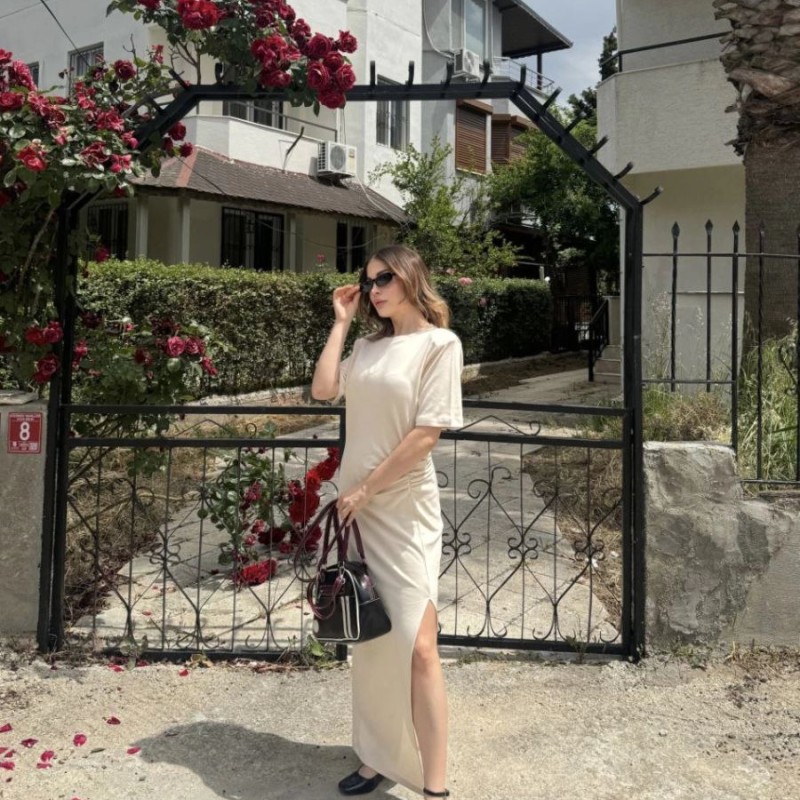 Kadın Kısa Kollu Uzun Yandan Yırtmaçlı Elbise - Bej Kadın Kısa Kollu Uzun Yandan Yırtmaçlı Elbise - Bej