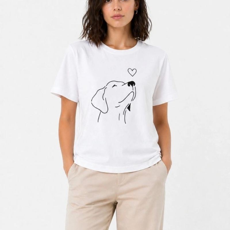 Kadın Köpek Figürlü Minimal Baskılı Tişört Kısa Kol Yazlık T-Shirt - Beyaz Kadın Köpek Figürlü Minimal Baskılı Tişört Kısa Kol Yazlık T-Shirt - Beyaz