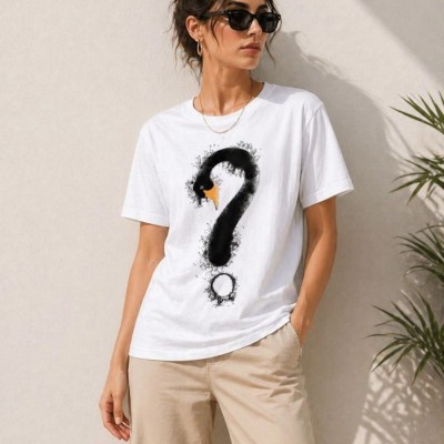 Kadın Kuğu Figürlü Soru İşareti Baskılı Tişört Kısa Kol T-Shirt - Beyaz Kadın Kuğu Figürlü Soru İşareti Baskılı Tişört Kısa Kol T-Shirt - Beyaz