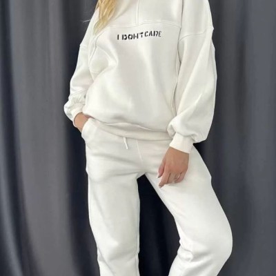 Kadın Nakış İşlemeli 3 İplik Pamuklu Sweat Alt-Üst Takım- Beyaz Kadın Nakış İşlemeli 3 İplik Pamuklu Sweat Alt-Üst Takım- Beyaz