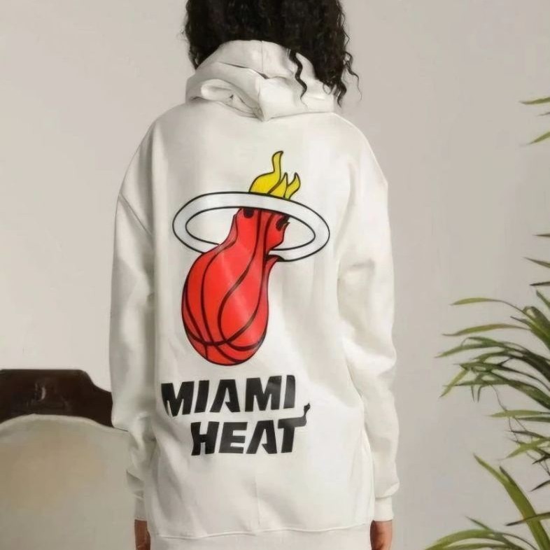 Kadın Oversize Kapüşonlu Cepli Baskılı 3 İplik Pamuklu Hoodie Sweatshirt - Beyaz Kadın Oversize Kapüşonlu Cepli Baskılı 3 İplik Pamuklu Hoodie Sweatshirt - Beyaz