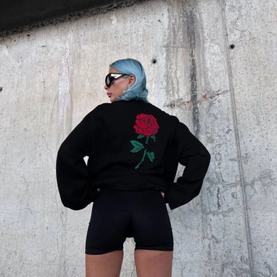 Kadın Oversize Kapüşonlu Cepli GÜL Baskılı 3 İplik Pamuklu Hoodie Sweatshirt - Siyah Kadın Oversize Kapüşonlu Cepli GÜL Baskılı 3 İplik Pamuklu Hoodie Sweatshirt - Siyah