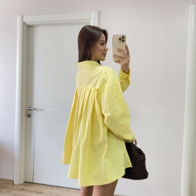 Kadın Oversize Pens Detaylı Cepli Yırtmaçlı Rahat Kalıp Poplin Gömlek - Sarı Kadın Oversize Pens Detaylı Cepli Yırtmaçlı Rahat Kalıp Poplin Gömlek - Sarı