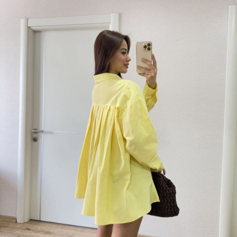 Kadın Oversize Pens Detaylı Cepli Yırtmaçlı Rahat Kalıp Poplin Gömlek - Sarı Kadın Oversize Pens Detaylı Cepli Yırtmaçlı Rahat Kalıp Poplin Gömlek - Sarı