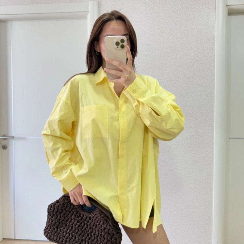 Kadın Oversize Pens Detaylı Cepli Yırtmaçlı Rahat Kalıp Poplin Gömlek - Sarı Kadın Oversize Pens Detaylı Cepli Yırtmaçlı Rahat Kalıp Poplin Gömlek - Sarı