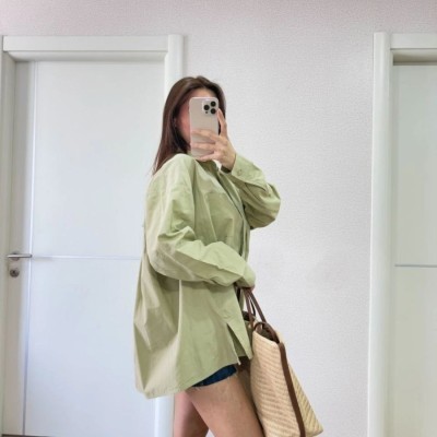 Kadın Oversize Pens Detaylı Cepli Yırtmaçlı Rahat Kalıp Poplin Gömlek - Yeşil Kadın Oversize Pens Detaylı Cepli Yırtmaçlı Rahat Kalıp Poplin Gömlek - Yeşil