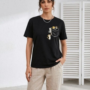 Kadın Sevimli Kedi Cep Baskılı Tişört Kısa Kol Yazlık T-Shirt - Siyah Kadın Sevimli Kedi Cep Baskılı Tişört Kısa Kol Yazlık T-Shirt - Siyah