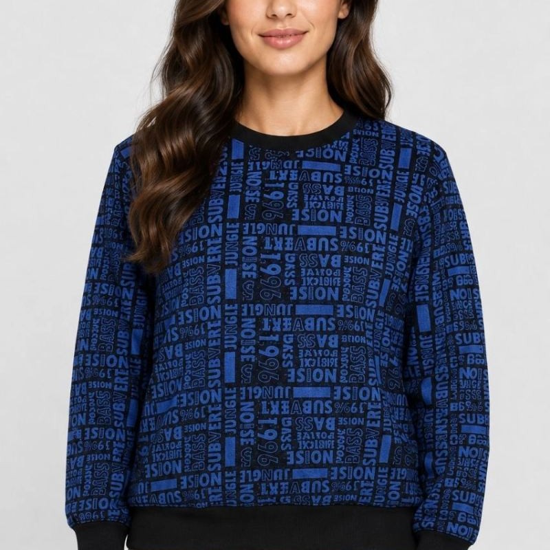 Kadın Siyah Mavi Yazı Desenli İki İplik Şardonlu Sweatshirt Kadın Siyah Mavi Yazı Desenli İki İplik Şardonlu Sweatshirt
