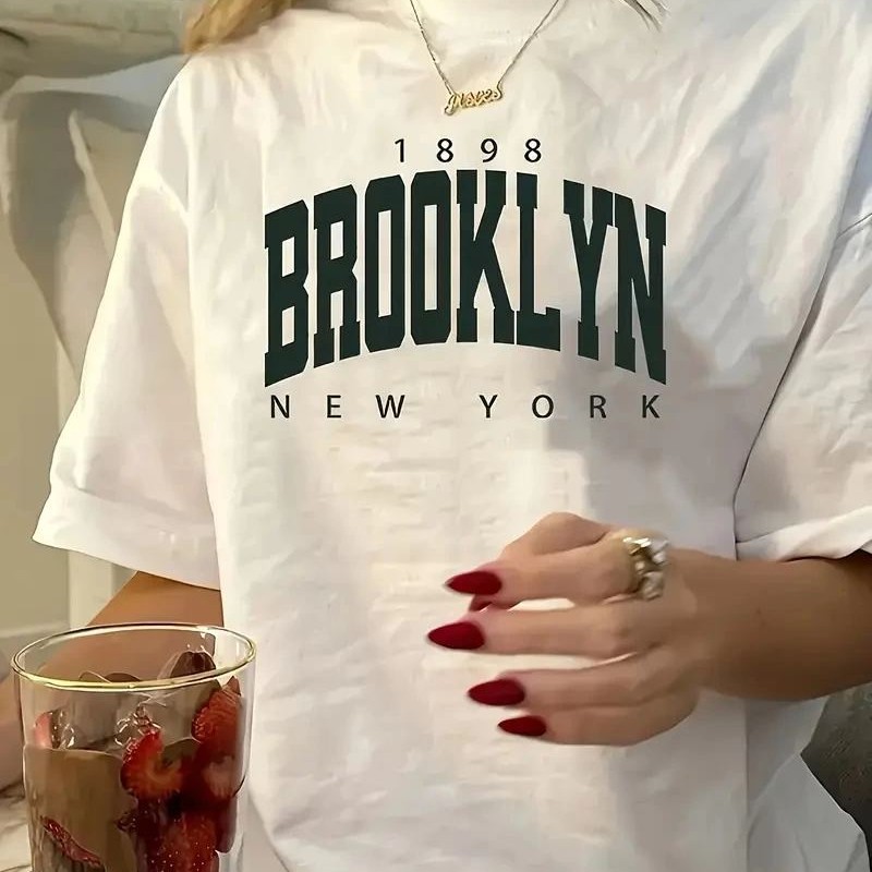 Kadın Tişört Bisiklet Yaka Brooklyn Baskılı Kısa Kollu T-shirt - Beyaz Kadın Tişört Bisiklet Yaka Brooklyn Baskılı Kısa Kollu T-shirt - Beyaz