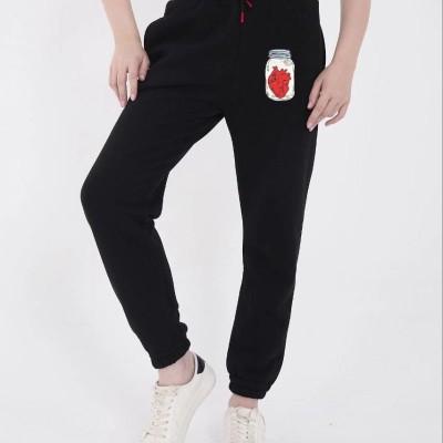 Kadın Üç İplik Pamuklu Baskılı Paçası Lastikli Cepli Eşofman Pantolon - Siyah Kadın Üç İplik Pamuklu Baskılı Paçası Lastikli Cepli Eşofman Pantolon - Siyah