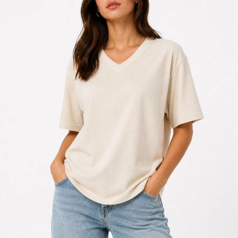 Kadın V Yaka Basic Tişört Kısa Kol Yazlık Regular Fit T-Shirt - Bej Kadın V Yaka Basic Tişört Kısa Kol Yazlık Regular Fit T-Shirt - Bej