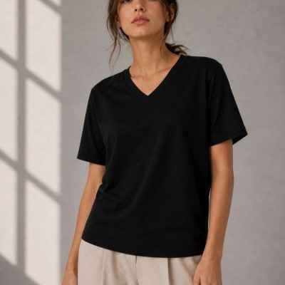 Kadın V Yaka Basic Tişört Kısa Kol Yazlık Regular Fit T-Shirt - Siyah Kadın V Yaka Basic Tişört Kısa Kol Yazlık Regular Fit T-Shirt - Siyah