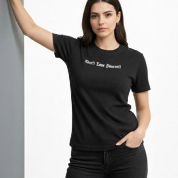 Kadın Wafıl Kumaş Tişört Regular Kalıp Bisiklet Yaka Baskılı T-Shirt - Siyah Kadın Wafıl Kumaş Tişört Regular Kalıp Bisiklet Yaka Baskılı T-Shirt - Siyah