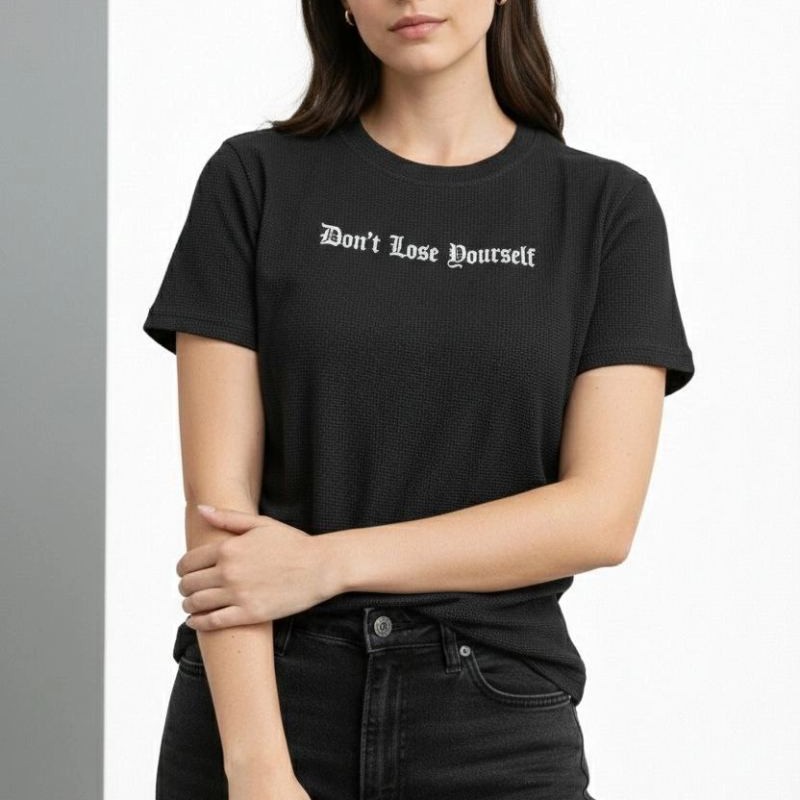 Kadın Wafıl Kumaş Tişört Regular Kalıp Bisiklet Yaka Baskılı T-Shirt - Siyah Kadın Wafıl Kumaş Tişört Regular Kalıp Bisiklet Yaka Baskılı T-Shirt - Siyah