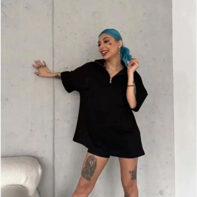 Kadın Yarım Fermuarlı Tişört Düz Oversize T-Shirt - Siyah Kadın Yarım Fermuarlı Tişört Düz Oversize T-Shirt - Siyah