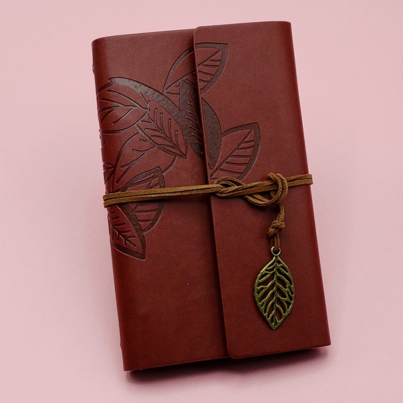 Kahverengi Deri Siyah Yapraklı Defter Ve Beyaz Jel Kalem Seti Kahverengi Deri Siyah Yapraklı Defter Ve Beyaz Jel Kalem Seti