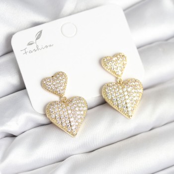 Kalp Model Zirkon Taşlı Gold Renk Pirinç Kadın Küpe Kalp Model Zirkon Taşlı Gold Renk Pirinç Kadın Küpe
