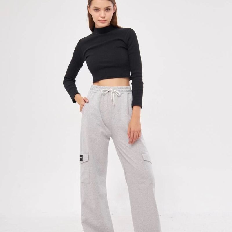 Kargo Cepli Palazzo Oversize Kesim İki iplik Bol Paça Eşofman Altı Pantolon - Gri Kargo Cepli Palazzo Oversize Kesim İki iplik Bol Paça Eşofman Altı Pantolon - Gri