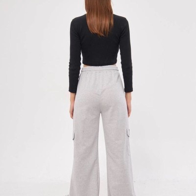 Kargo Cepli Palazzo Oversize Kesim İki iplik Bol Paça Eşofman Altı Pantolon - Gri Kargo Cepli Palazzo Oversize Kesim İki iplik Bol Paça Eşofman Altı Pantolon - Gri
