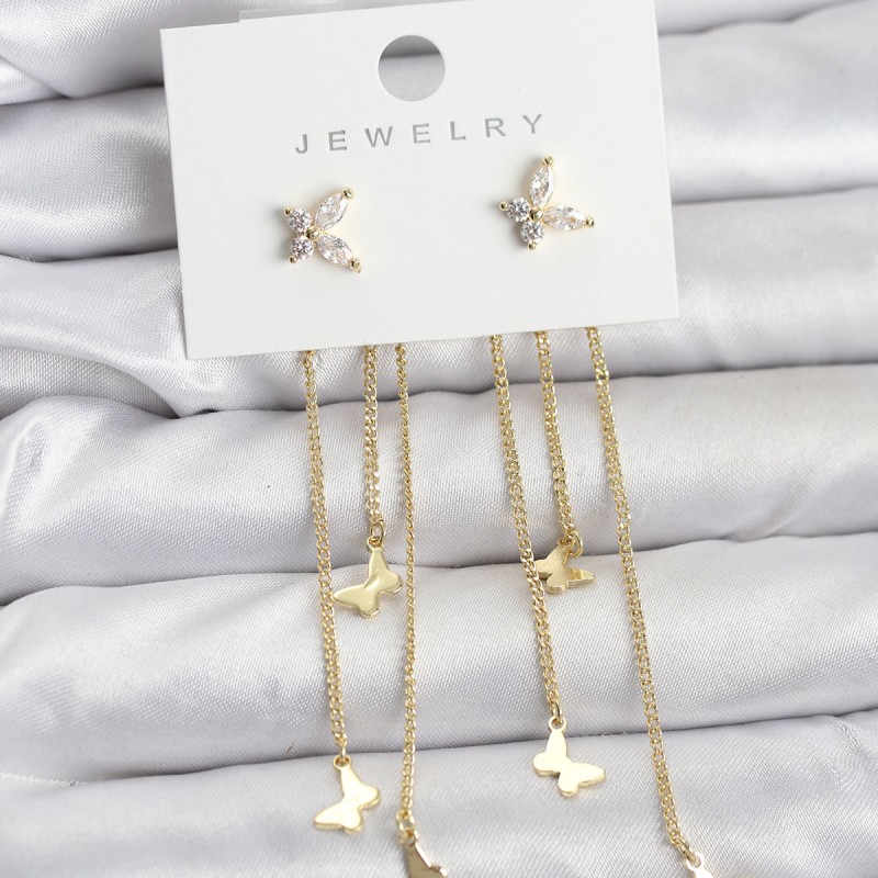Kelebek Model Gold Renk Pirinç Sallantılı Kadın Küpe Kelebek Model Gold Renk Pirinç Sallantılı Kadın Küpe