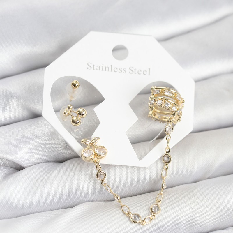 Kiraz Model Pirinç Gold Renk Zincir Bağlantılı Ear Cuff Küpe Seti Kiraz Model Pirinç Gold Renk Zincir Bağlantılı Ear Cuff Küpe Seti