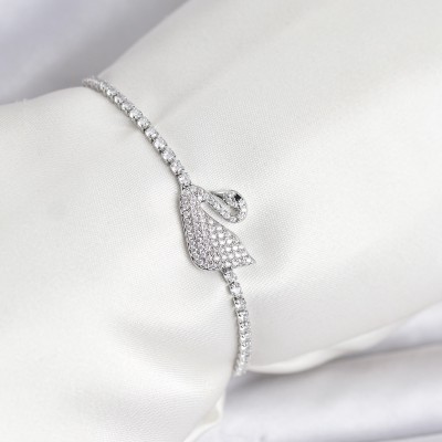 Kuğu Model Zirkon Taşlı Gümüş Renk Asansörlü Su Yolu Bileklik Kuğu Model Zirkon Taşlı Gümüş Renk Asansörlü Su Yolu Bileklik
