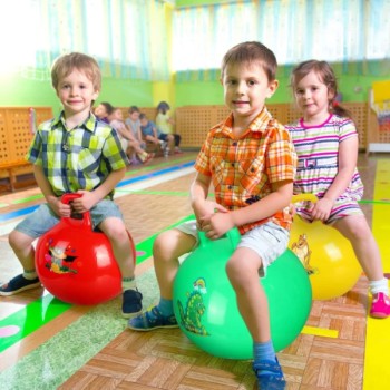 Kulplu Zıplama Ve Pilates Topu Kulplu Zıplama Ve Pilates Topu