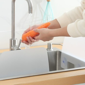 Lavabo ve Ocak Sıçrama Önleyici Vantuzlu Kalkan Lavabo ve Ocak Sıçrama Önleyici Vantuzlu Kalkan