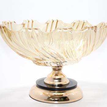 Lüks Ayaklı Kristal Cam Gondol Sunumluk Gold Detaylı Lüks Ayaklı Kristal Cam Gondol Sunumluk Gold Detaylı
