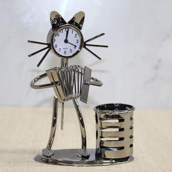 Metal Akordiyon Çalan Müzisyen Kedi Saat Ve Kalemlik Metal Akordiyon Çalan Müzisyen Kedi Saat Ve Kalemlik