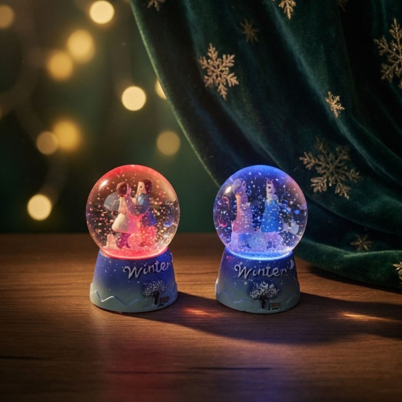 Mini Işıklı Kar Küresi - Sevimli Çift Tasarımlı - Winter Temalı Mini Işıklı Kar Küresi - Sevimli Çift Tasarımlı - Winter Temalı