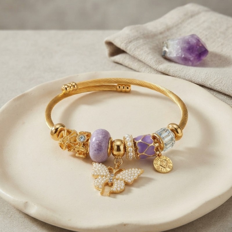 Mor Kelebek Model Gold Renk Charmlı Bileklik Mor Kelebek Model Gold Renk Charmlı Bileklik