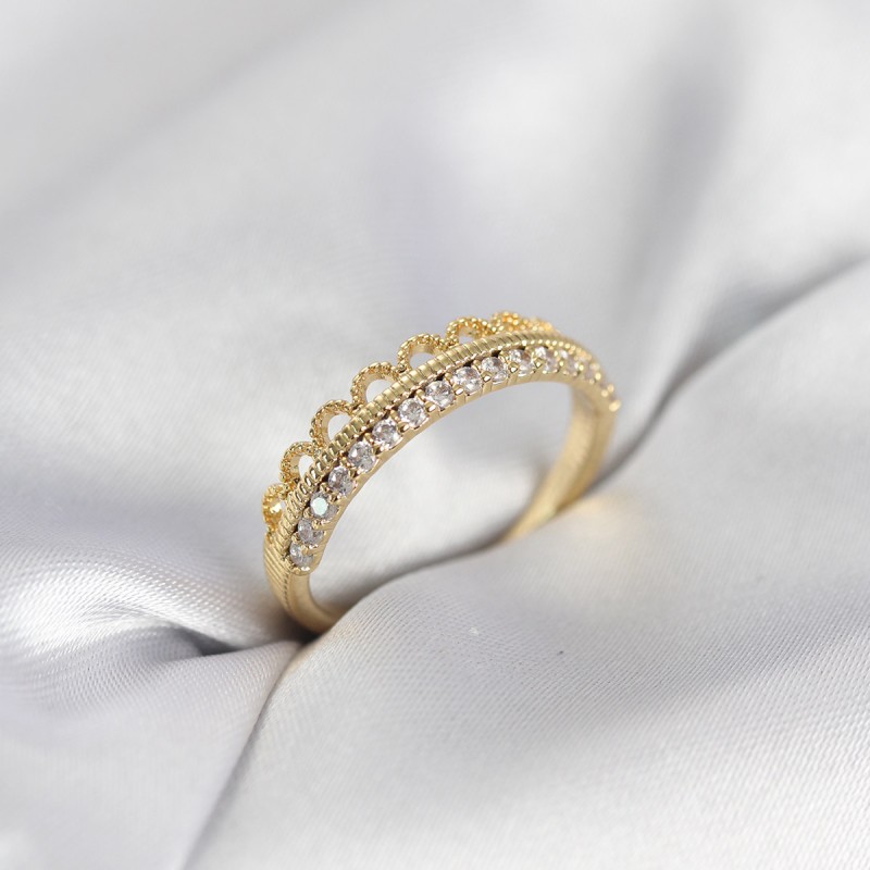 Motif Desenli Gold Renk Zirkon Taşlı Kadın Yüzük Motif Desenli Gold Renk Zirkon Taşlı Kadın Yüzük