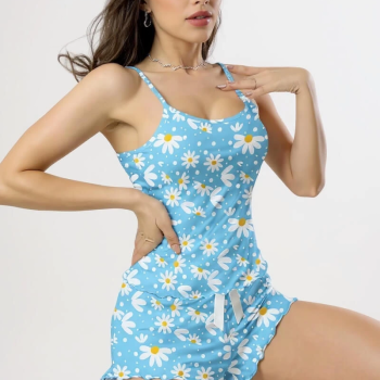Papatya Baskılı Mavi Askılı Şortlu Pijama Takımı Papatya Baskılı Mavi Askılı Şortlu Pijama Takımı