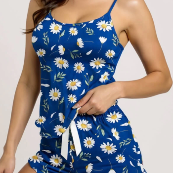 Papatya Desenli Mavi Askılı Şortlu Pijama Takımı Papatya Desenli Mavi Askılı Şortlu Pijama Takımı