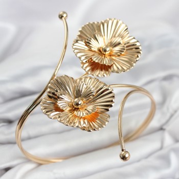 Pazu Bileklik Gold Renk Pirinç Çiçek Model Pazu Bileklik Gold Renk Pirinç Çiçek Model