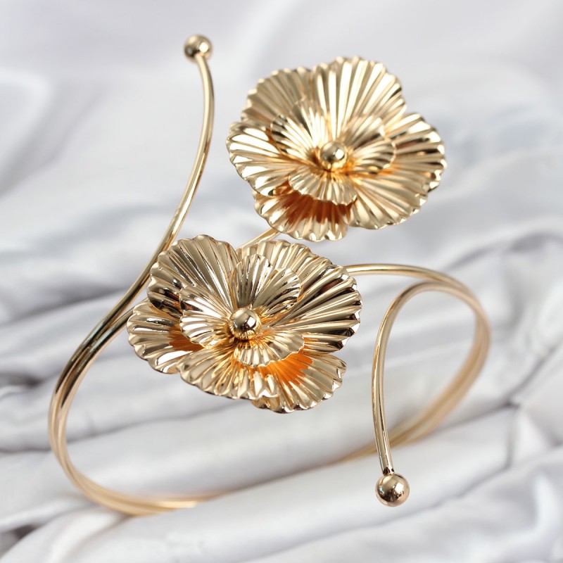Pazu Bileklik Gold Renk Pirinç Çiçek Model Pazu Bileklik Gold Renk Pirinç Çiçek Model
