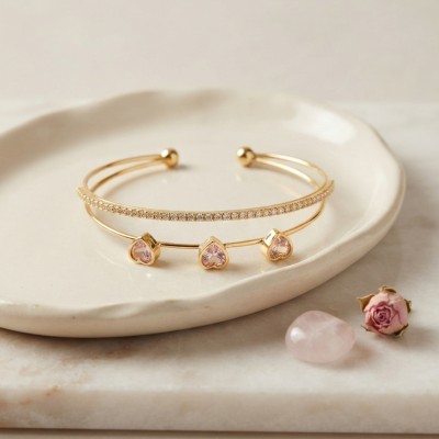 Pembe Kalp Model Zirkon Taşlı Gold Renk Kadın Bileklik