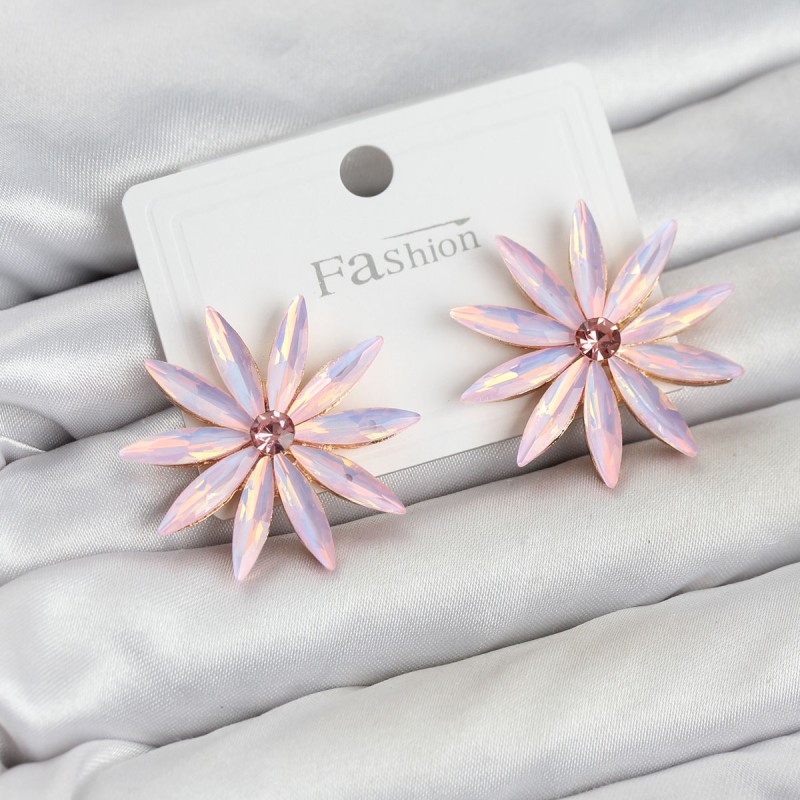 Pembe Kristal Taşlı Lotus Model Kadın Küpe Pembe Kristal Taşlı Lotus Model Kadın Küpe