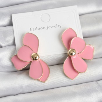 Pembe Mineli Lotus Model Pirinç Kadın Küpe Pembe Mineli Lotus Model Pirinç Kadın Küpe