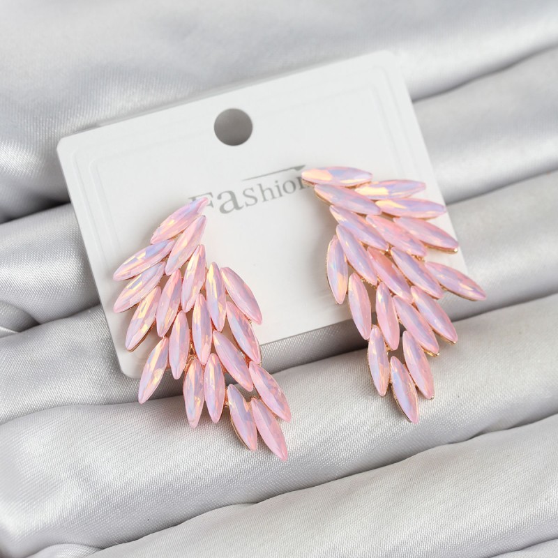 Pembe Renk Kristal Taşlı Kanat Küpe Pembe Renk Kristal Taşlı Kanat Küpe