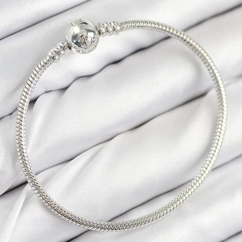 Pirinç Charm Topcuk Model Gümüş Renk Kadın Bileklik Pirinç Charm Topcuk Model Gümüş Renk Kadın Bileklik
