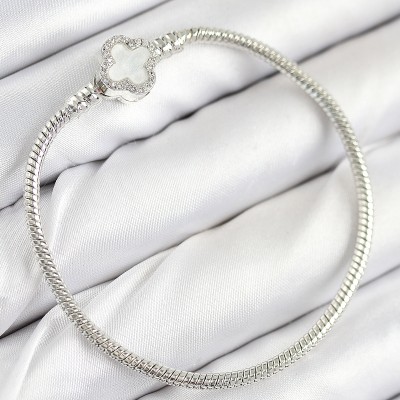 Pirinç Charm Zirkon Taşlı Yonca Model Gümüş Renk Kadın Bileklik