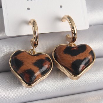 Pirinç Gold Renk 3D Kalp Leopar Desen Model Kadın Küpe Pirinç Gold Renk 3D Kalp Leopar Desen Model Kadın Küpe