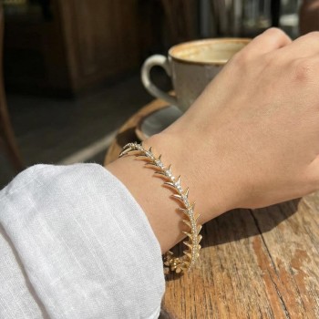 Pirinç Gold Renk Balık Sırtı Model Zirkon Taşlı Kadın Bileklik Pirinç Gold Renk Balık Sırtı Model Zirkon Taşlı Kadın Bileklik