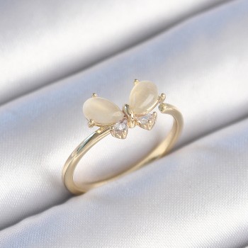 Pirinç Gold Renk Beyaz Mineli Zirkon Taşlı Kelebek Model Kadın Yüzük Pirinç Gold Renk Beyaz Mineli Zirkon Taşlı Kelebek Model Kadın Yüzük