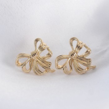 Pirinç Gold Renk Fiyonk Küpe Pirinç Gold Renk Fiyonk Küpe