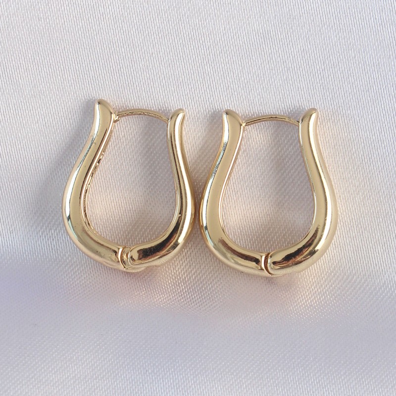 Pirinç Gold Renk İçi Boş Gül Küpe Pirinç Gold Renk İçi Boş Gül Küpe