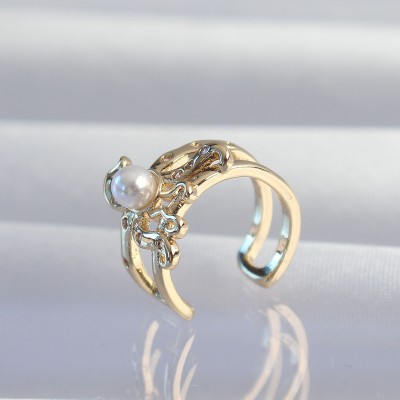 Pirinç Gold Renk İncili Ahtapot Earcuff Küpe Pirinç Gold Renk İncili Ahtapot Earcuff Küpe